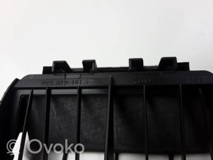 Audi Q2 - Grill / Wlot powietrza błotnika przedniego 4G9819181C