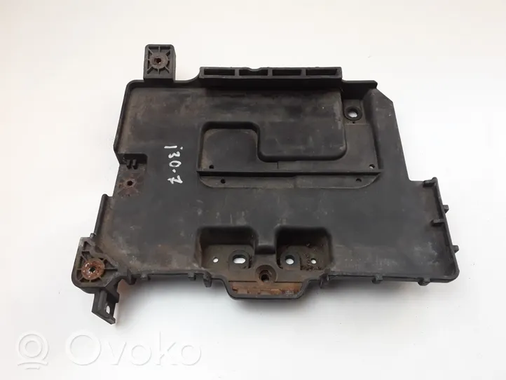 Hyundai i30 Staffa di montaggio della batteria 37150A5000