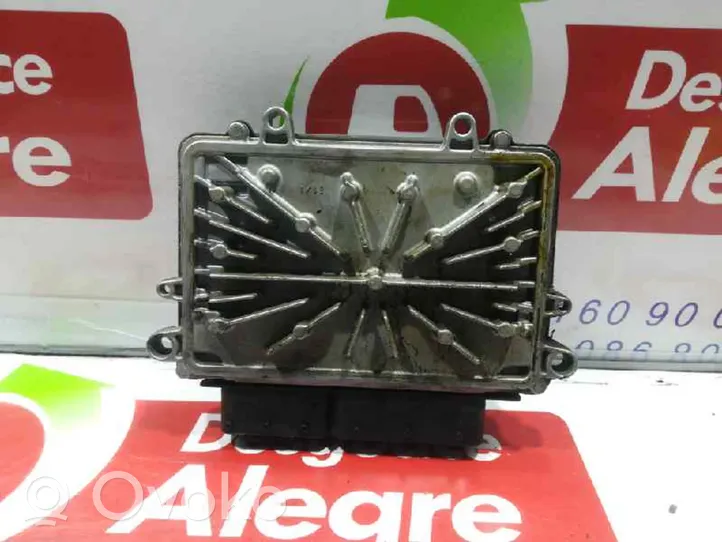 Volvo V50 Engine control unit/module 8667577