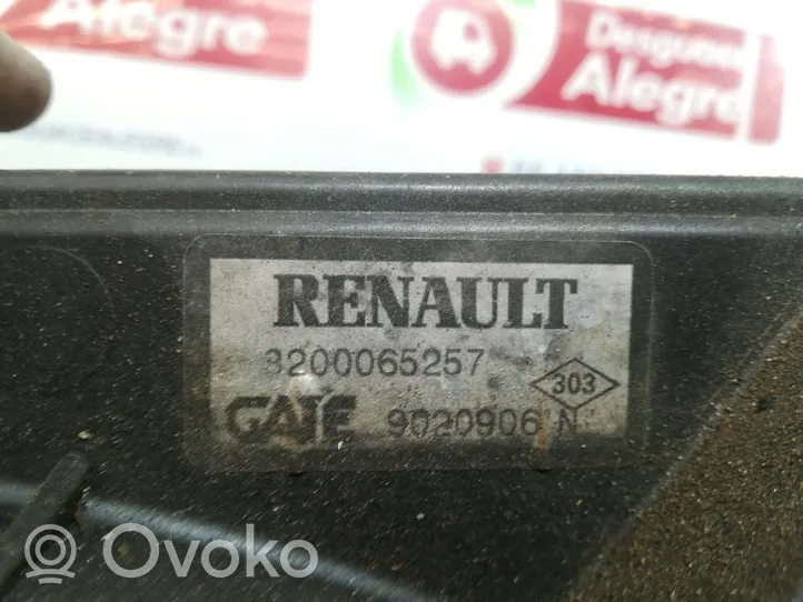 Renault Megane I Jäähdyttimen jäähdytinpuhallin 820065257