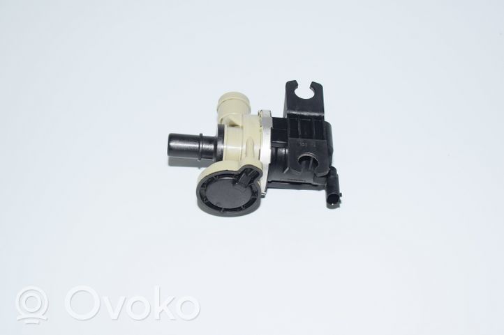 BMW i3 Valvola sfiato del serbatoio 7303949