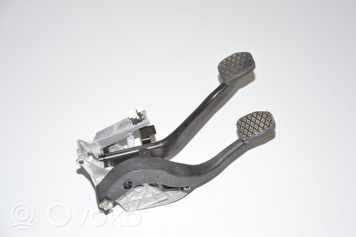 BMW 3 F30 F35 F31 Pédale d'embrayage 6860643