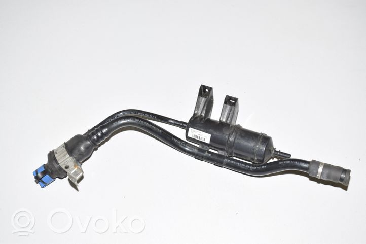 BMW 7 G11 G12 Tubo di riempimento del liquido AdBlue 7358308