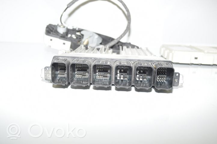 8593720 BMW 7 G11 G12 Engine ECU kit and lock set, 699.00 € | RRR 