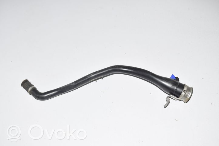 BMW 2 F46 Tuyau de remplissage de réservoir de carburant 7300504