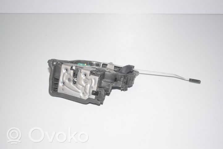 BMW 2 F46 Etuoven lukko 7281939