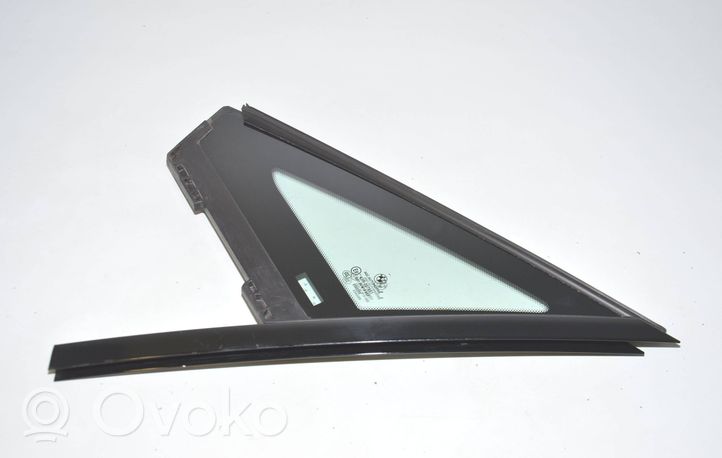 BMW i8 Front triangle window/glass 7313015