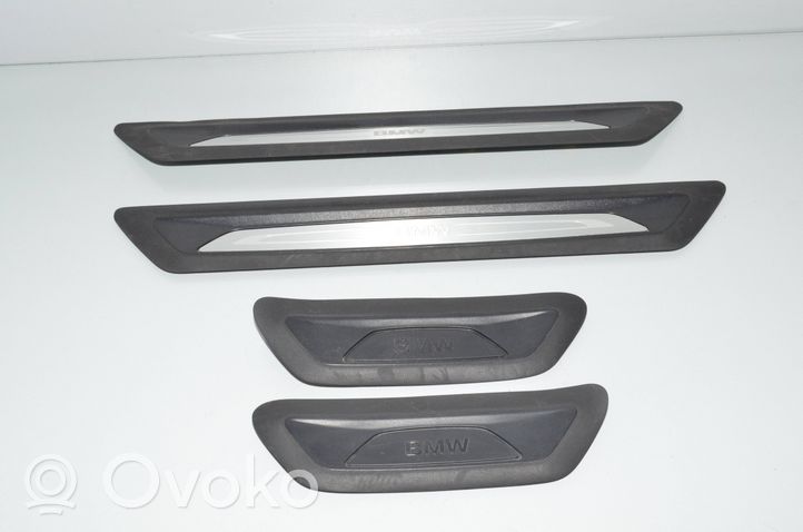 BMW 2 F45 Kita slenkscių/ statramsčių apdailos detalė 7298910