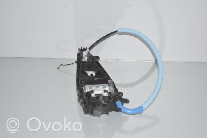 BMW 2 F46 Klamka/wspornik zewnętrzny drzwi tylnych 7401210