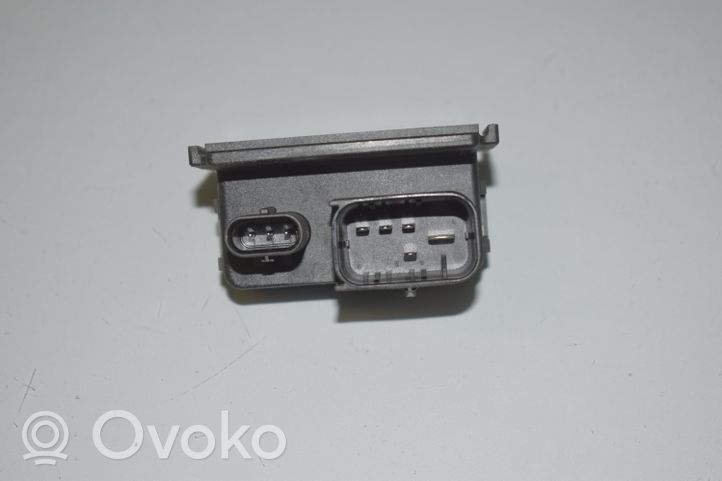 BMW 2 F46 Przekaźnik / Modul układu ogrzewania wstępnego 8596873