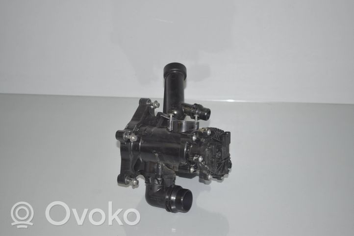 BMW 5 G30 G31 Termostato/alloggiamento del termostato 8642559