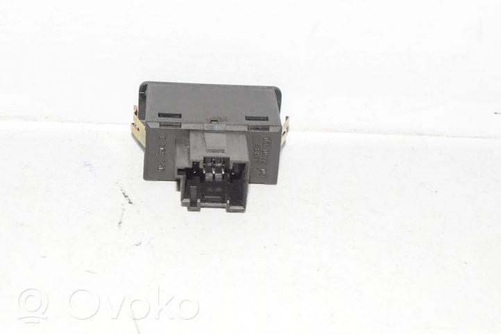 BMW X5 E53 Câble adaptateur AUX 8368346