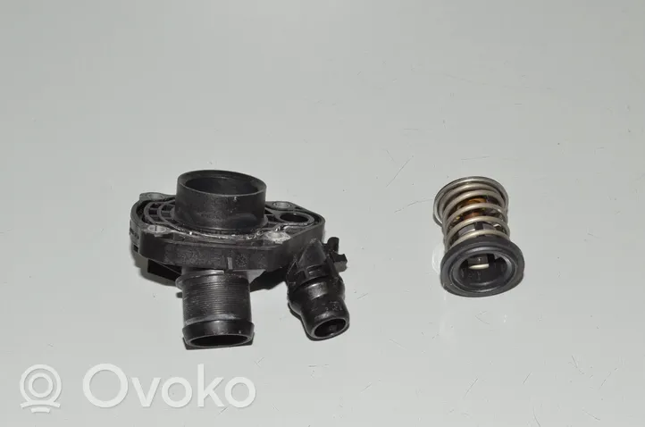 BMW 2 F45 Termostato/alloggiamento del termostato 