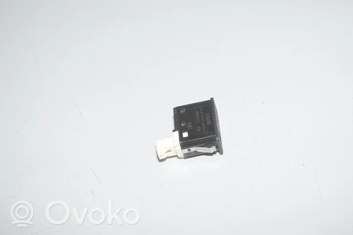 BMW i3 Gniazdo / Złącze USB 6820397