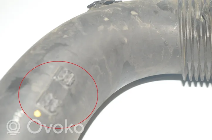 BMW 3 F30 F35 F31 Oro paėmimo kanalo detalė (-ės) 8512381