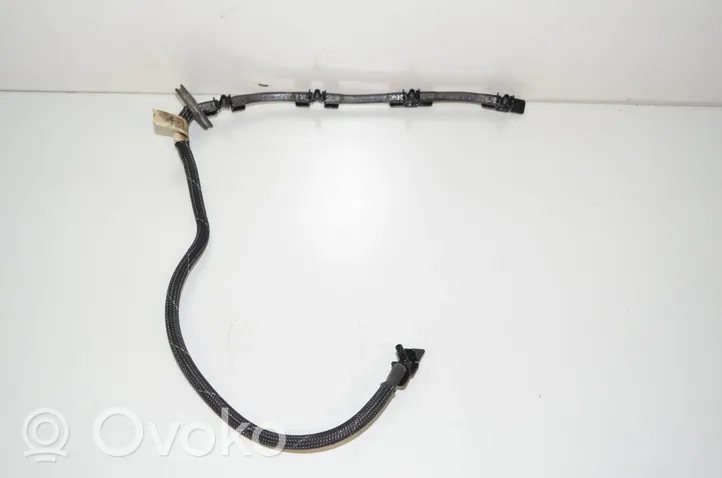 BMW 2 F46 Tubo carburante 8587546