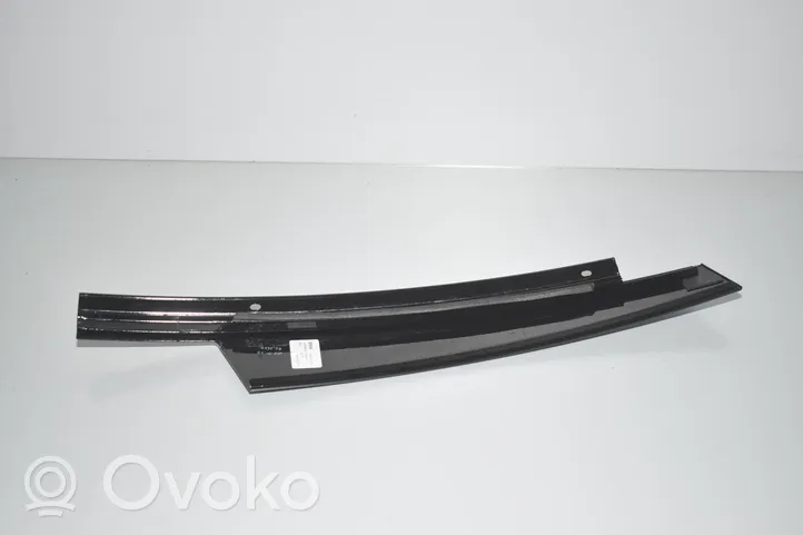 BMW M5 F90 Moulures des vitres de la porte avant 7390122