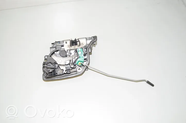 BMW 2 F46 Etuoven lukko 7281939