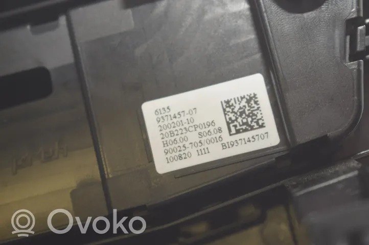 BMW 2 F46 Przyciski / Przełącznik regulacji głośności 9371457