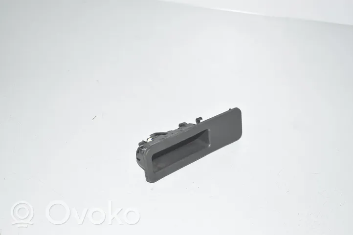 BMW 1 F40 Loading door exterior handle 7381867