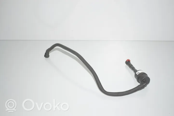 BMW 3 G20 G21 Tuyau sous vide 8664926