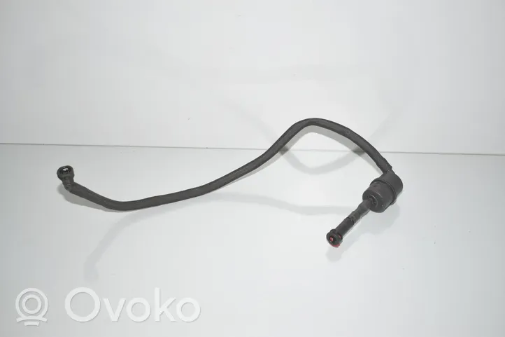 BMW 3 G20 G21 Tuyau sous vide 8664926