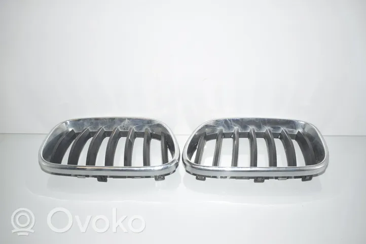 BMW X3 F25 Grille calandre supérieure de pare-chocs avant 7210725