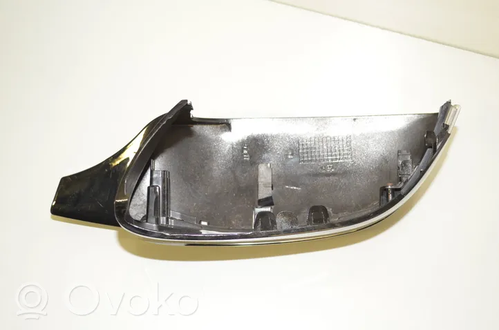 BMW 5 G30 G31 Veidrodėlio plastikinė apdaila 7422720