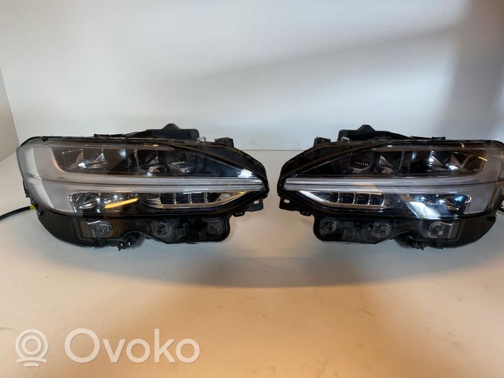 Volvo S90, V90 Lampa przednia 32228683