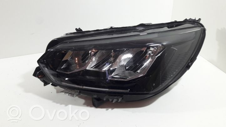 Peugeot 208 Lampa przednia 9833036380