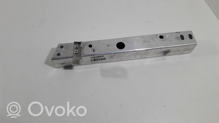 BMW i3 Traversa di supporto paraurti anteriore D6222077000