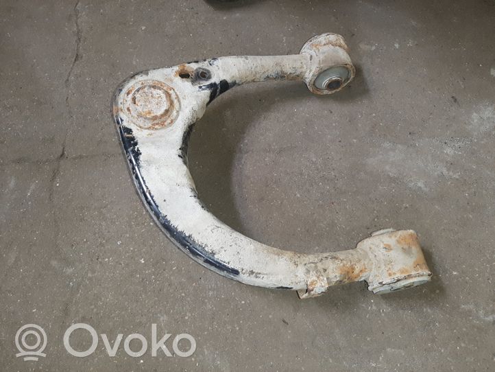 Toyota Land Cruiser (J200) Braccio di controllo sospensione anteriore superiore/braccio oscillante 