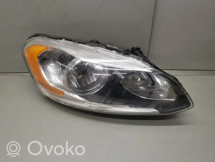 Volvo XC60 Lampa przednia 31358114