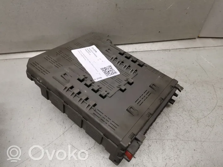 Peugeot 607 Module de fusibles 9643577080