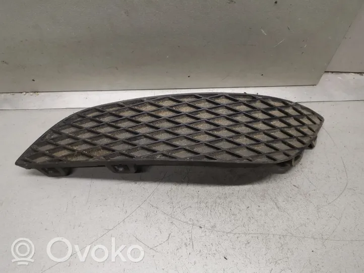 Opel Astra H Grille inférieure de pare-chocs avant 13225762