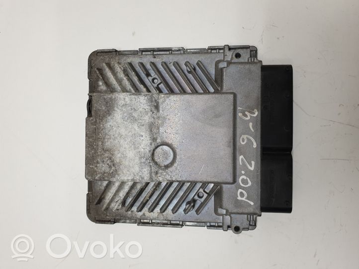 Volkswagen PASSAT B6 Sterownik / Moduł ECU 03G906018