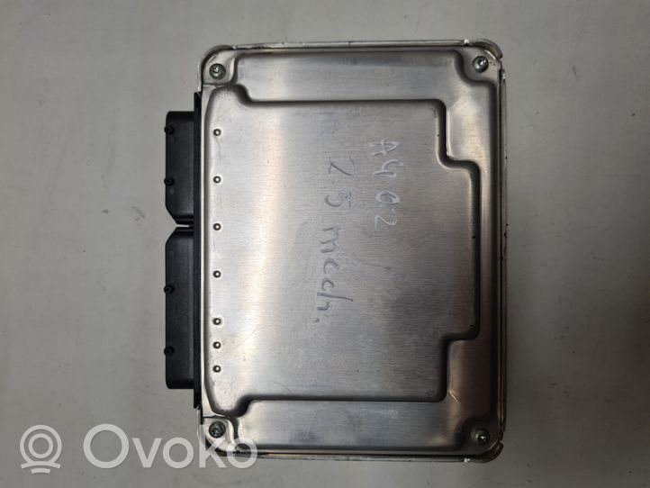 Audi A4 S4 B6 8E 8H Dzinēja vadības bloks 8E0907401T