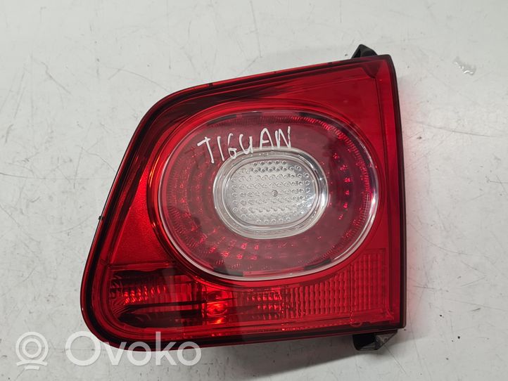 Volkswagen Tiguan Luci posteriori del portellone del bagagliaio 5N0945094B