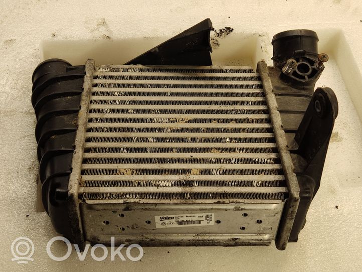 Volkswagen Fox Chłodnica powietrza doładowującego / Intercooler 862403N