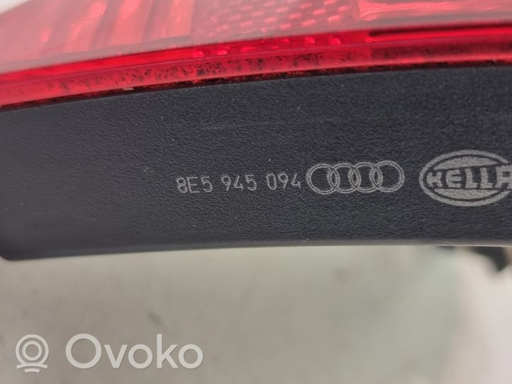 Audi A4 S4 B7 8E 8H Takaluukun takavalot 8E5945094