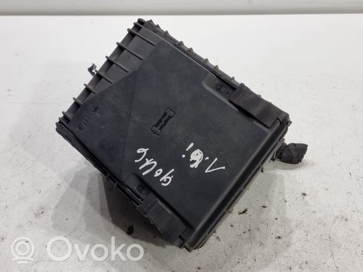 Volkswagen Golf VI Fuse box set 01718130