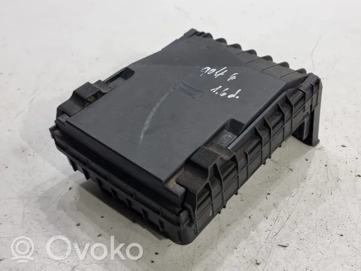 Volkswagen Golf VI Module de fusibles 1K0937125D