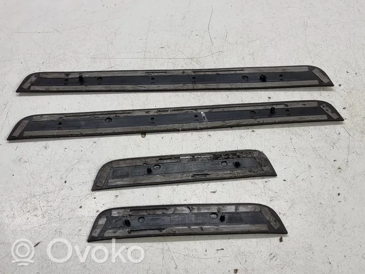 Audi A4 S4 B7 8E 8H Set di rifiniture davanzale (interno) 8K0853373