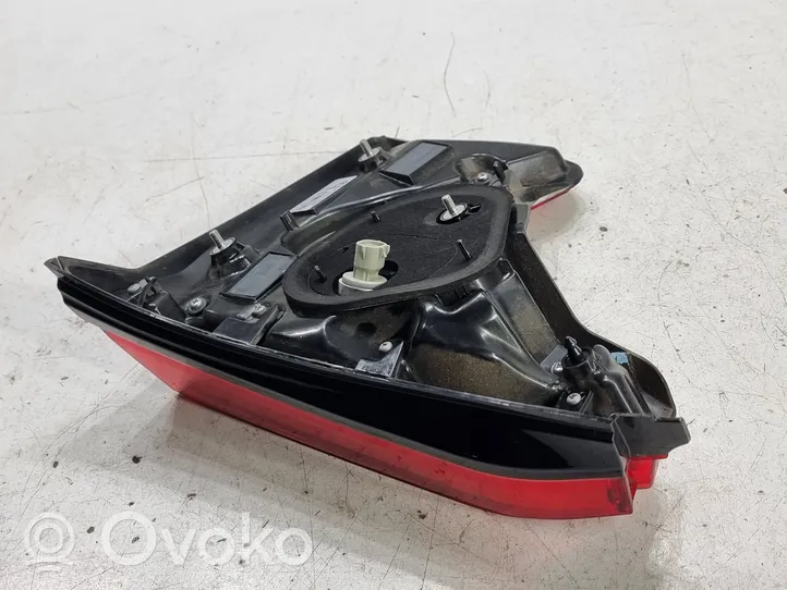 Toyota C-HR Lampy tylnej klapy bagażnika 81590F4010