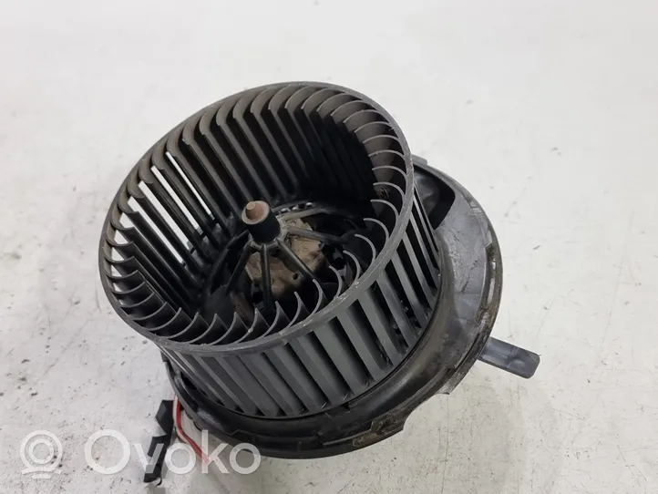 Volkswagen Touran II Heater fan/blower 1K1820015J