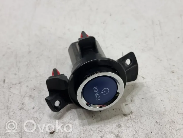 Toyota C-HR Bouton poussoir de démarrage du moteur H12561