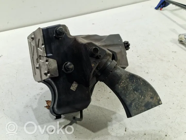 Audi A4 S4 B8 8K Ilmansuodattimen kotelo 8K0133837T