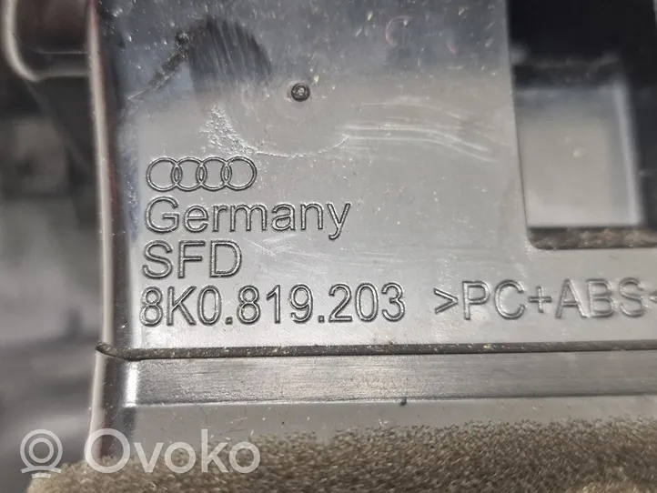 Audi A5 8T 8F Takaosan ilmakanavan tuuletussuuttimen ritilä 8K0819203