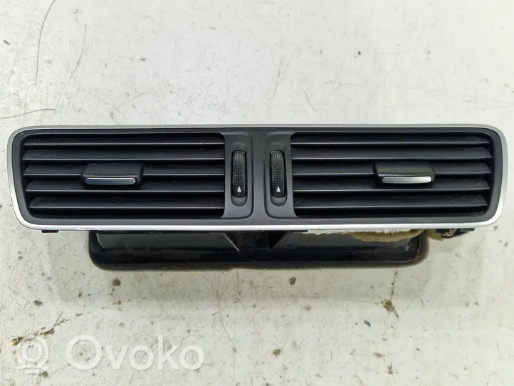 Volkswagen PASSAT B7 Dash center air vent grill 3AC819728A