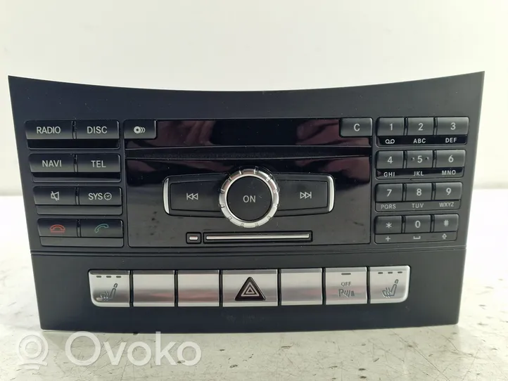 Mercedes-Benz CLS C218 X218 Panel / Radioodtwarzacz CD/DVD/GPS A2189002401